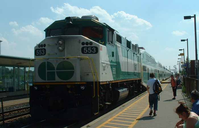 GO Transit loco EMD F59PH